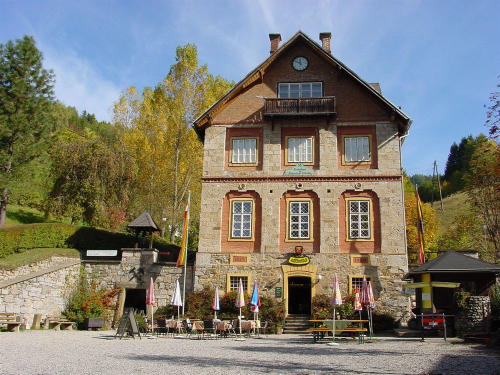 Jufa Hotel Knappenberg Ober-Gossen Exteriör bild