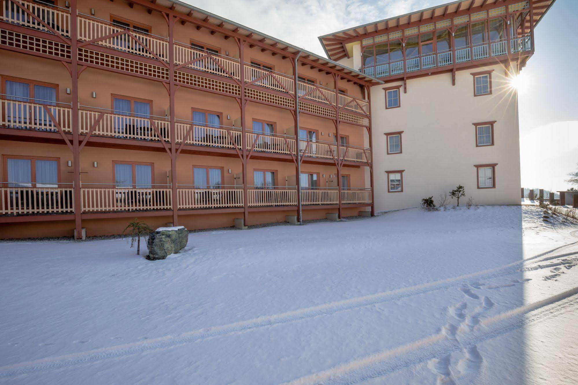 Jufa Hotel Knappenberg Ober-Gossen Exteriör bild