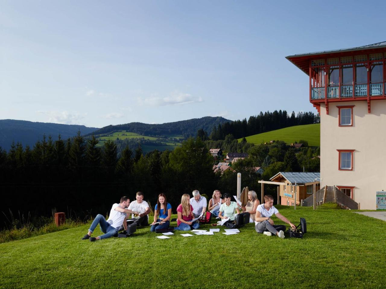 Jufa Hotel Knappenberg Ober-Gossen Exteriör bild